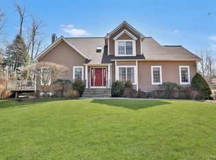 8 Caruso Pl, Armonk, NY 10504