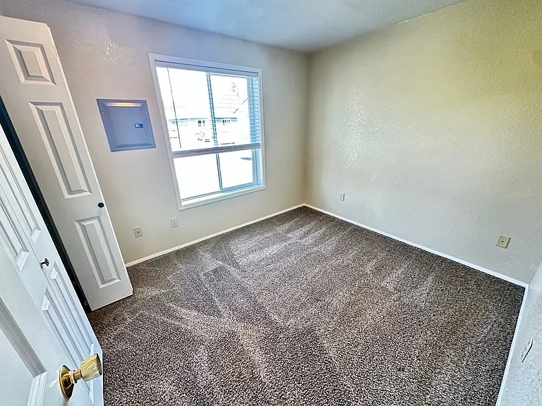 West Wakefield Street - 1120 — Photo 10
