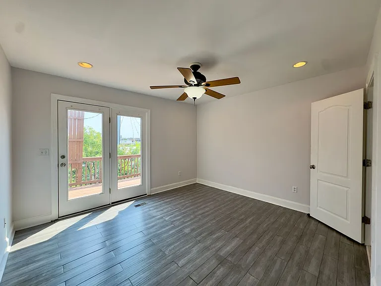 701 S Rose St — Photo 17