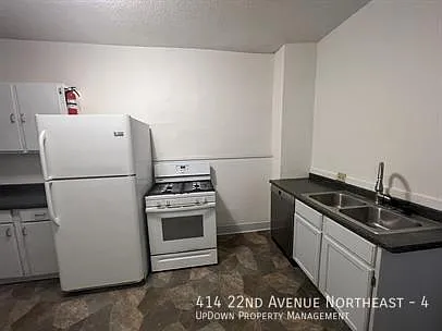 414 22nd Ave NE #4 — Photo 8