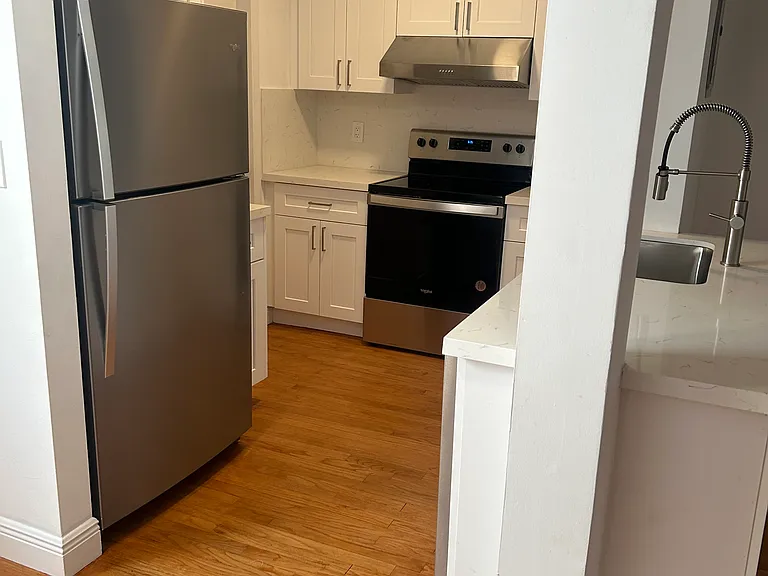 1561 West Ave #4 — Photo 12