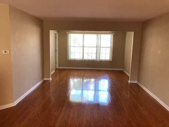 2nd image of 231 W Lynn Dr Unit 4