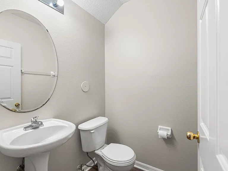 1304 Denman Ct — Photo 13