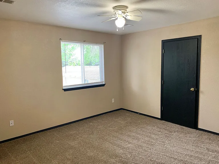 1443 Centennial Dr — Photo 10
