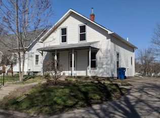 1119 E 8th St, Muscatine, IA 52761