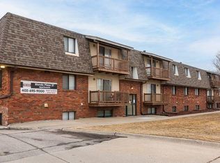 10827 Blondo St #14, Omaha, NE 68164