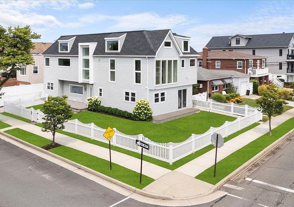 1st image of 571 E Olive Street