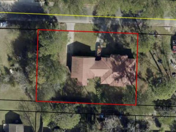 1407 Pine St, Waycross, GA 31503