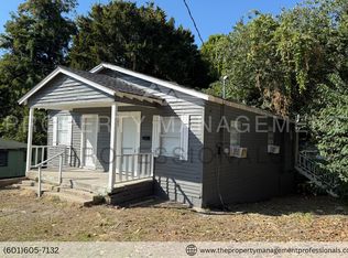 1103 Fayette St, Vicksburg, MS 39183