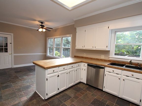 4th image of 152 S Marion Dr