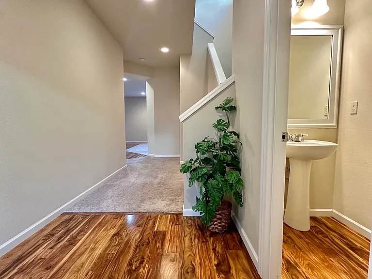 2671 Laura Vista Dr NW — Photo 4