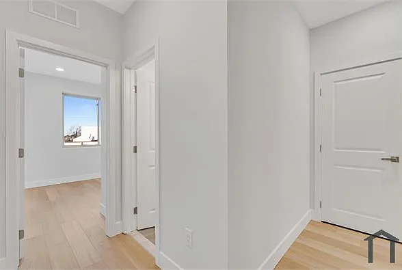 3262 N 13th St #3 — Photo 2
