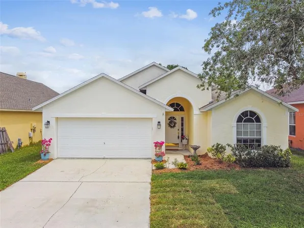 1318 Crimson Clover Ln, Zephyrhills, FL 33543