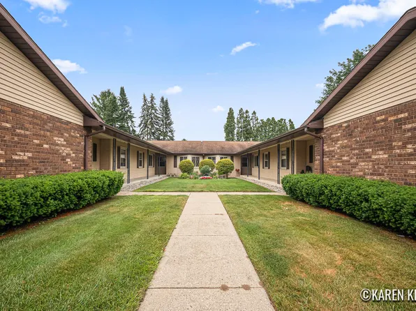 7369 Grove Dr, Jenison, MI 49428