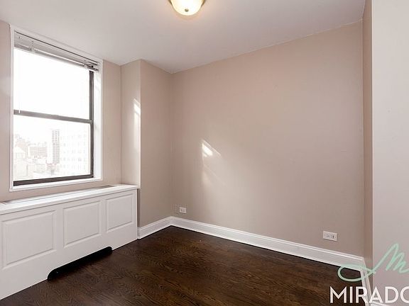 4th image of 330 E 39th St Ph C
