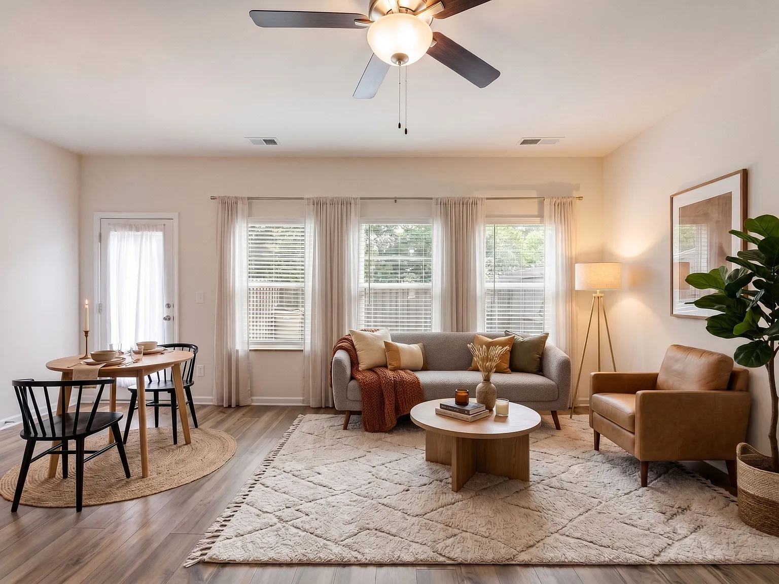 3 bed, 1383 sqft, $2,000 — Photo 2