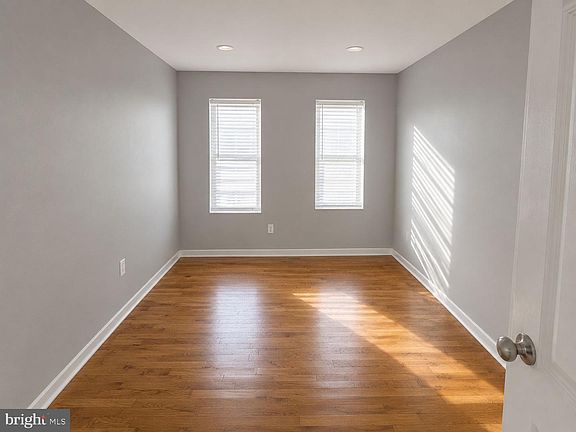 4th image of 1217 Greenmount Ave