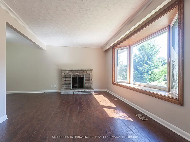 1461 Moss Glen Rd — Photo 3