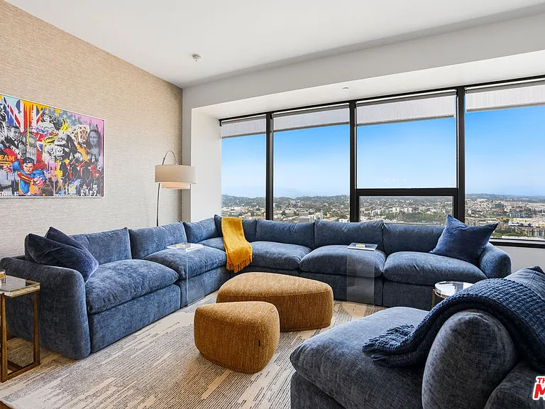 1100 Wilshire Blvd #2604 — Photo 4