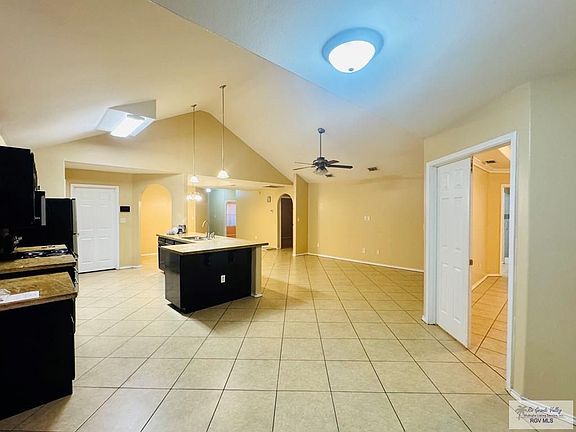 4th image of 1408 Janet Ln