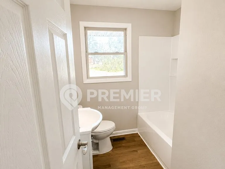 302 Malvin St — Photo 15