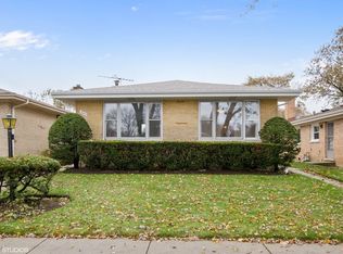 9452 Lawler Ave, Skokie, IL 60077