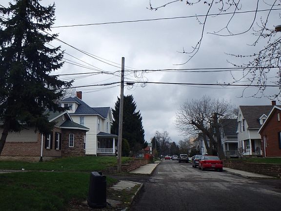 4th image of 208 Bellevue Ave