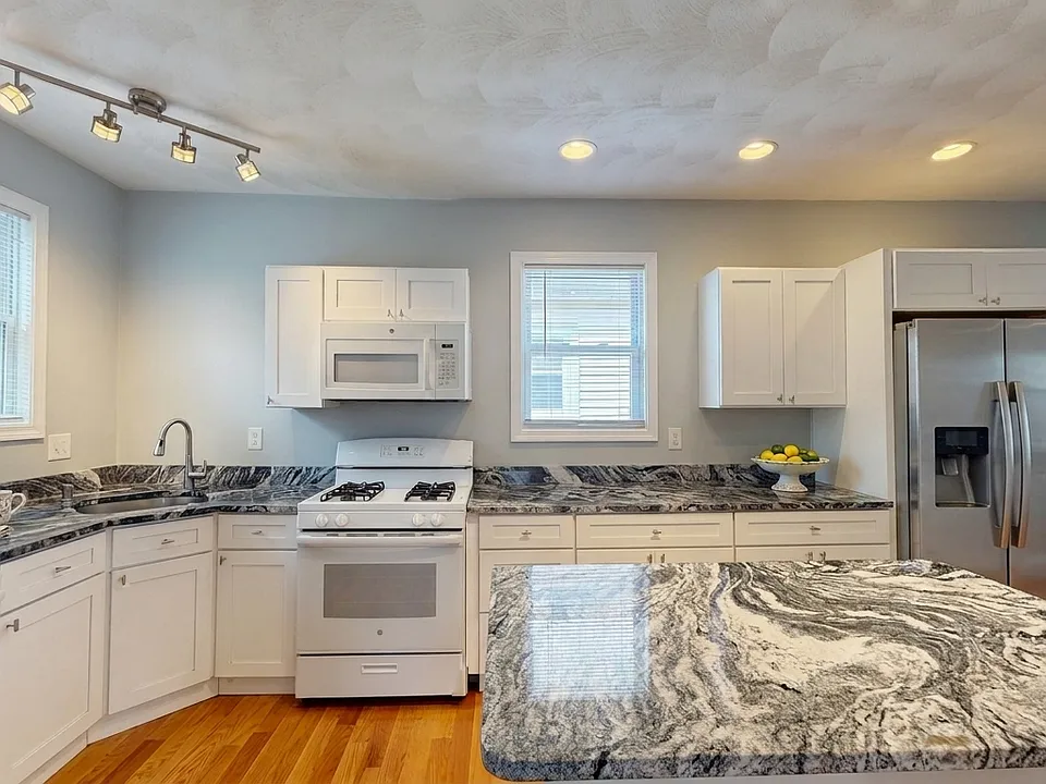 30 Partridge Ave #2B