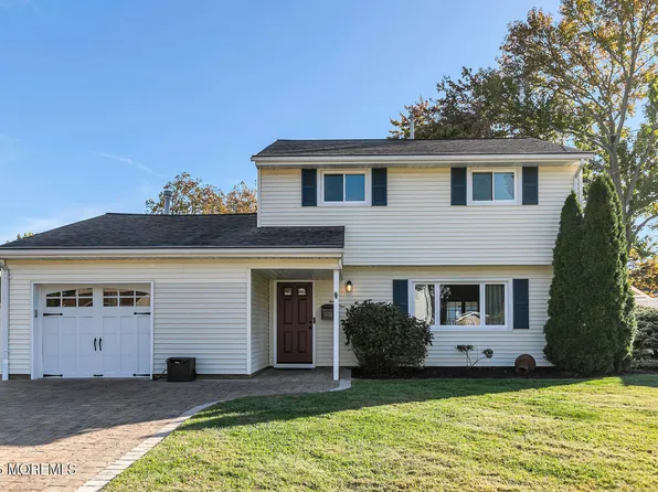 21 Hemlock Street, Hazlet, NJ 07730