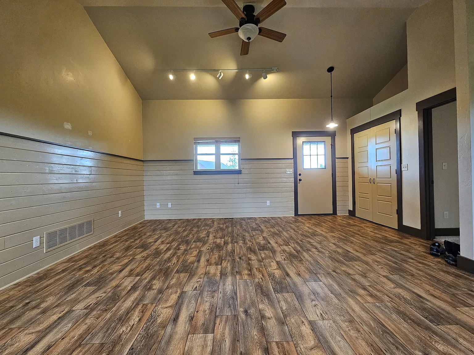2 bed, 1200 sqft, $1,950 — Photo 4