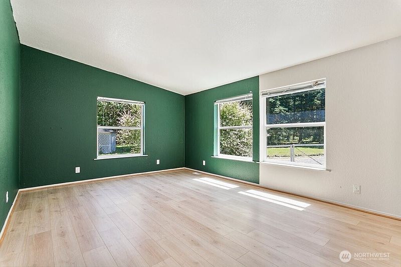 4th image of 520 140th Avenue SW