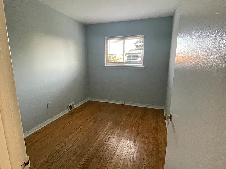 9350 Hoff St — Photo 6