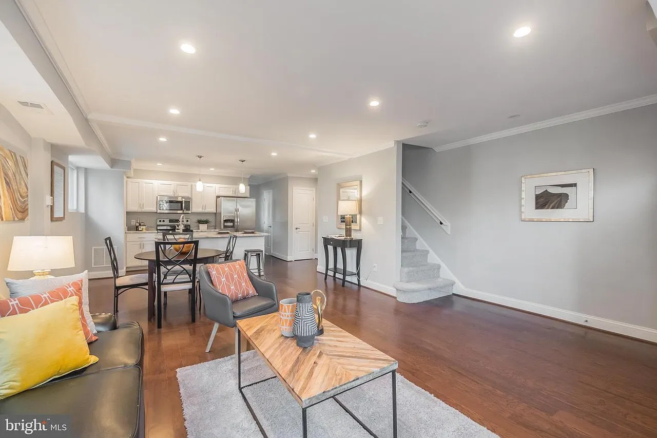 3 bed, 2.5 bath, 1732 sqft, $3,000 — Photo 4