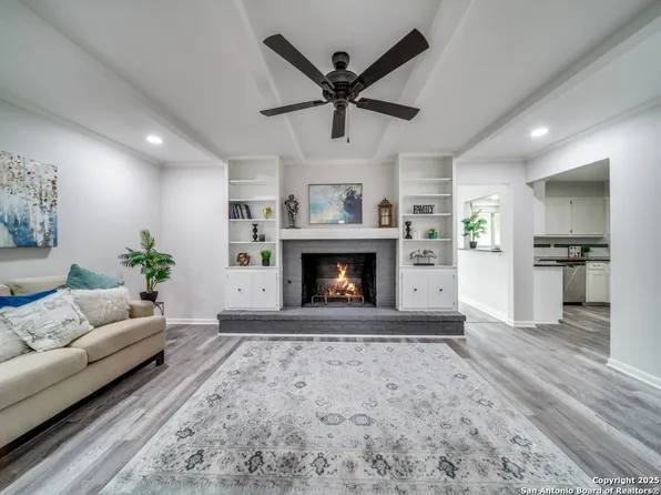 606 Moorside, Windcrest, TX 78239