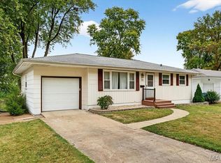 125 Sally Dr, Florissant, MO 63031
