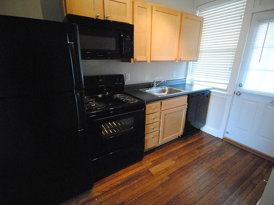 1st image of 1034 Oakview Pl APT 1S