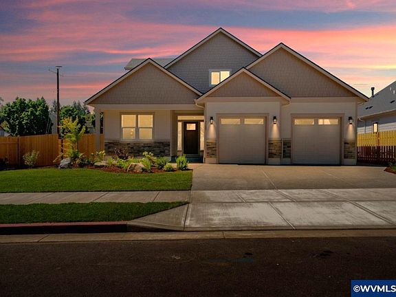 4th image of 2125 NE Spitz Rd