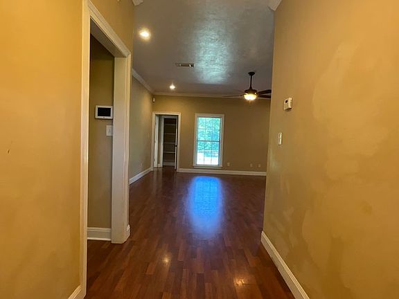 3rd image of 110 James Dr