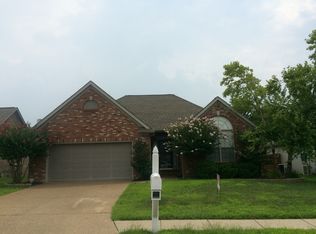 2872 Laura Lynn Ln, Newburgh, IN 47630