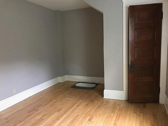 5th image of 1721 Ludington Ave