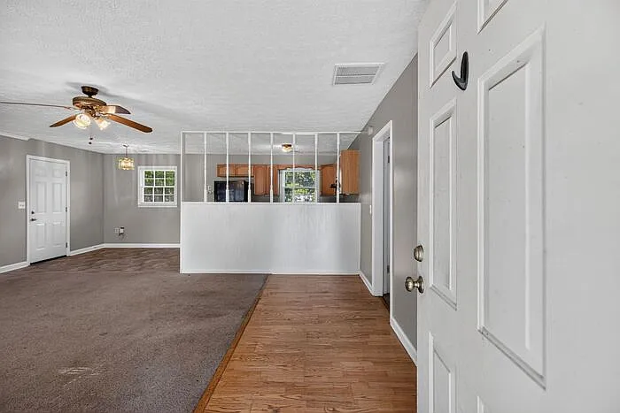 3 bed, 1.0 bath, $1,550 — Photo 3