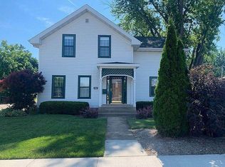 700 Division St, New London, WI 54961