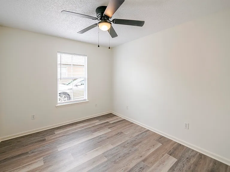 261 Bon Jovi Blvd — Photo 7