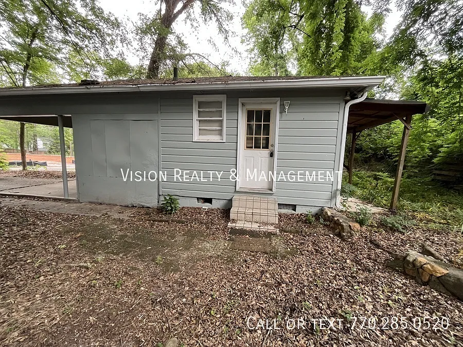 Building Photo - 121 Howell Rd #B