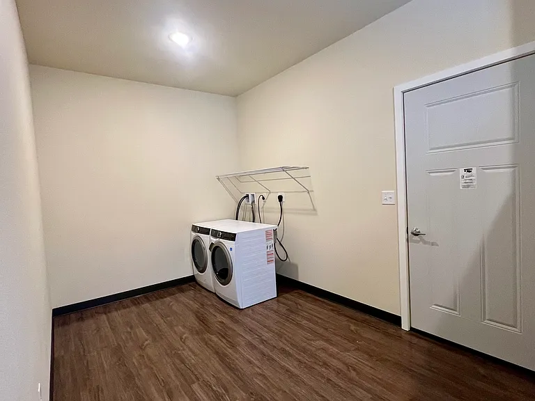 721 Meridian Dr #13 — Photo 5