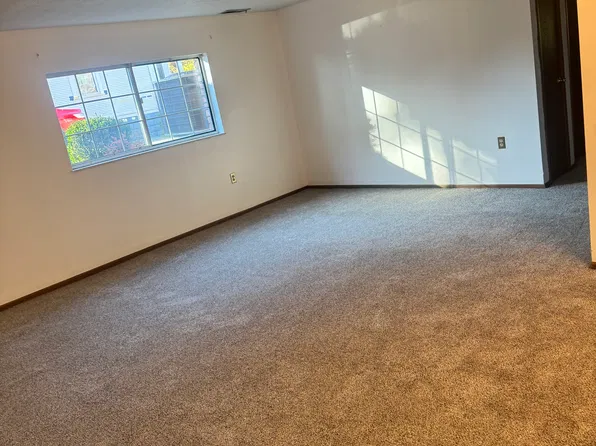 1 Stratford Rd APT 101, Wheeling, WV 26003