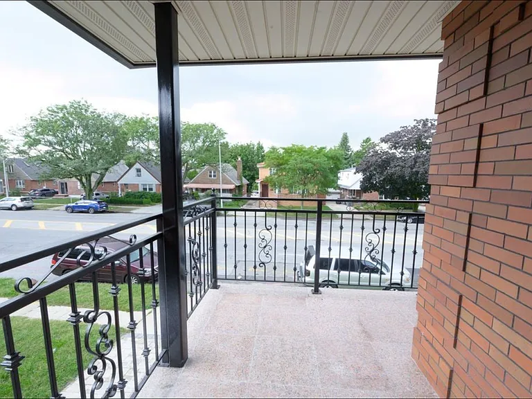 4000 Utopia Pkwy #2 — Photo 7