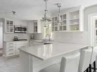 5 Cumloden Dr, Falmouth, MA 02540