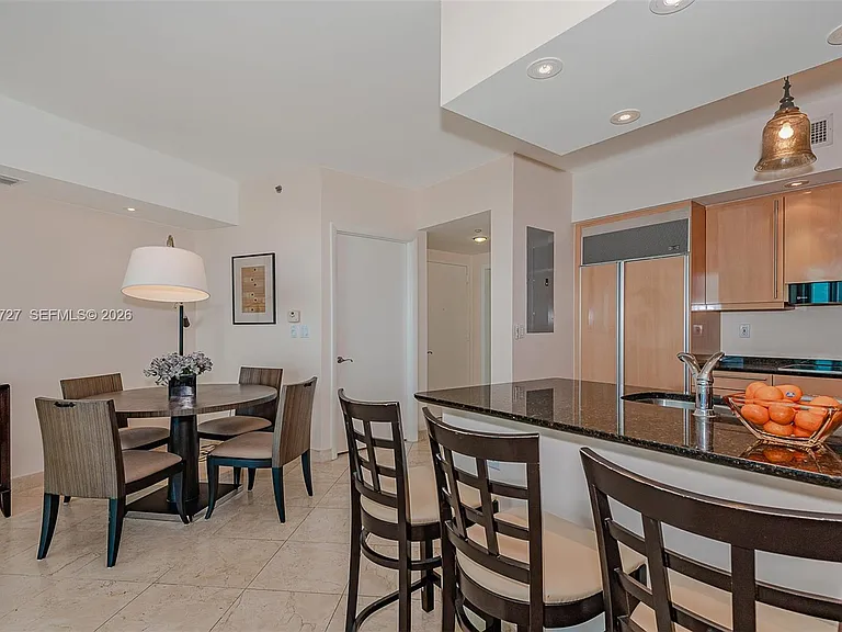 1000 S Pointe Dr #906 — Photo 14