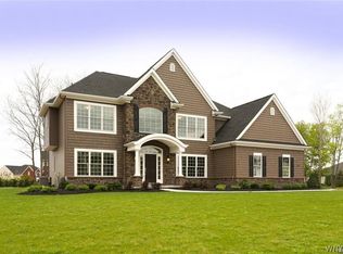7298 Paddock Rdg, Pendleton, NY 14102